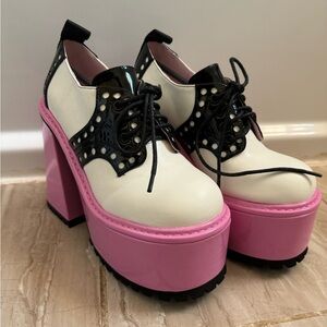 Sugar Thrillz Platforms